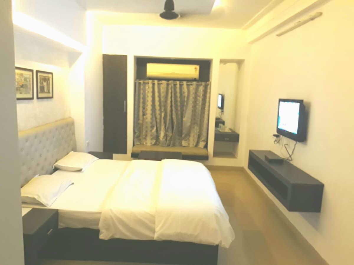Hotel Paradise Нагпур Екстериор снимка